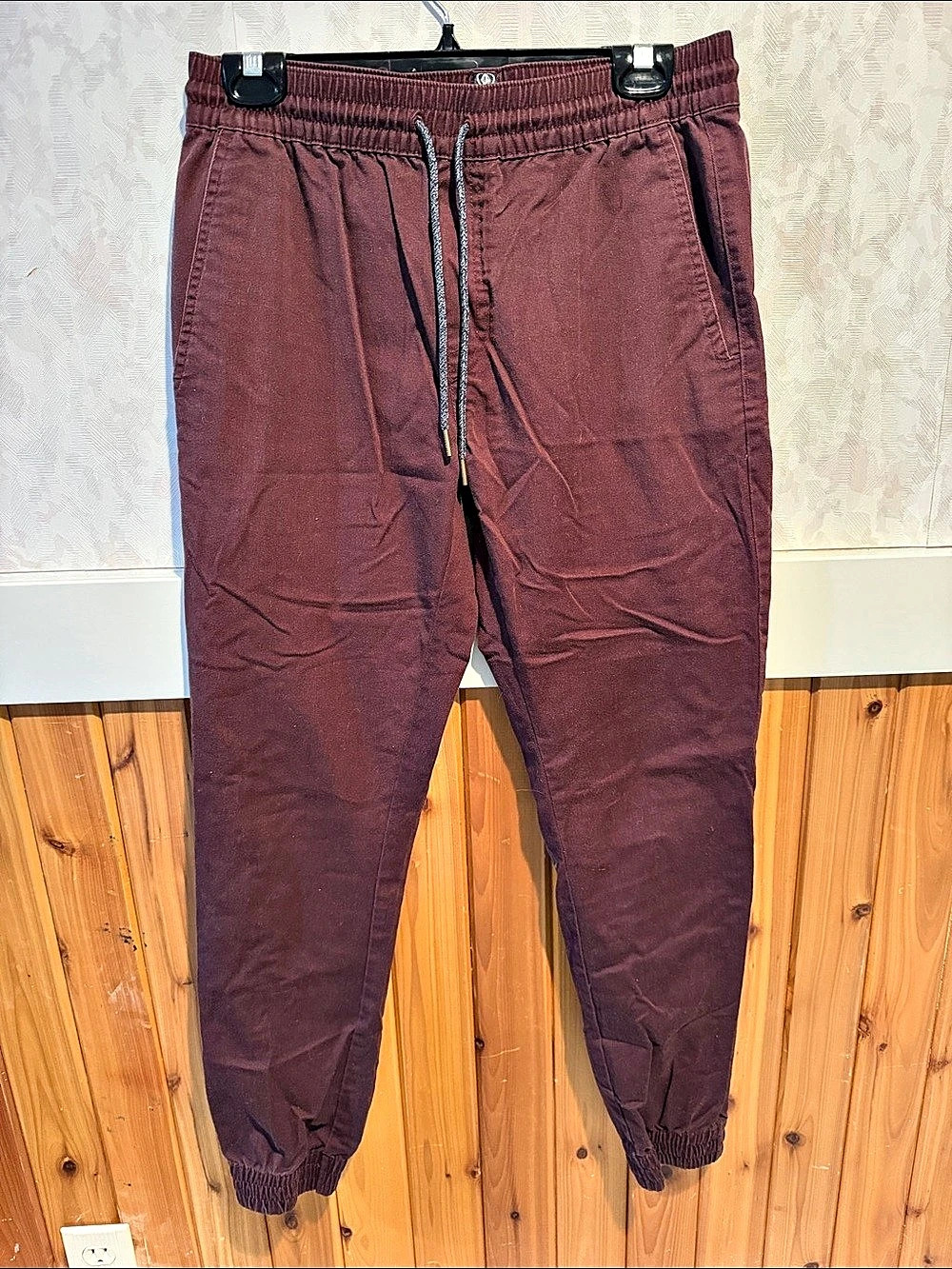 Volcom Frickin Slim Jogger Pants in Burgundy Size Medium